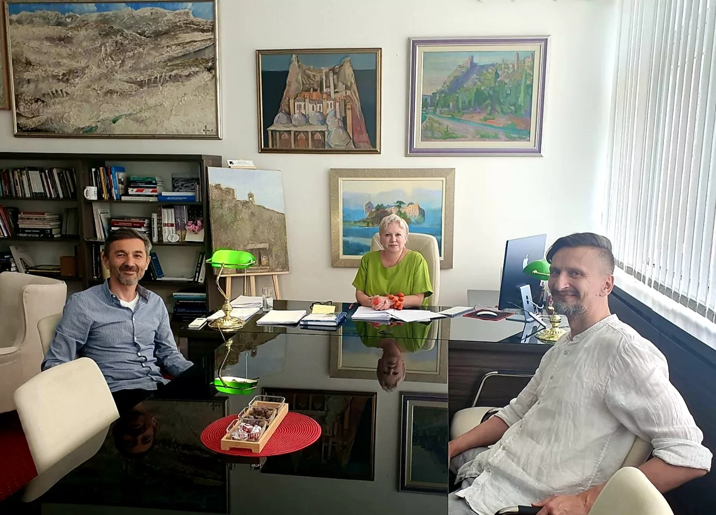 IMG-b03555f2da01a55a0ee2b22d588200f5-V