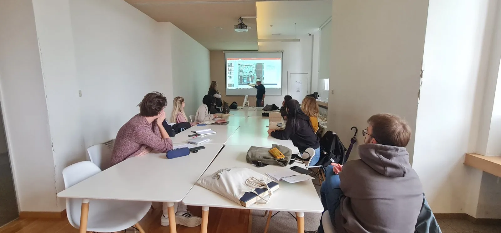 IMG-0ab1c305938b9c1e8fa4692113066281-V