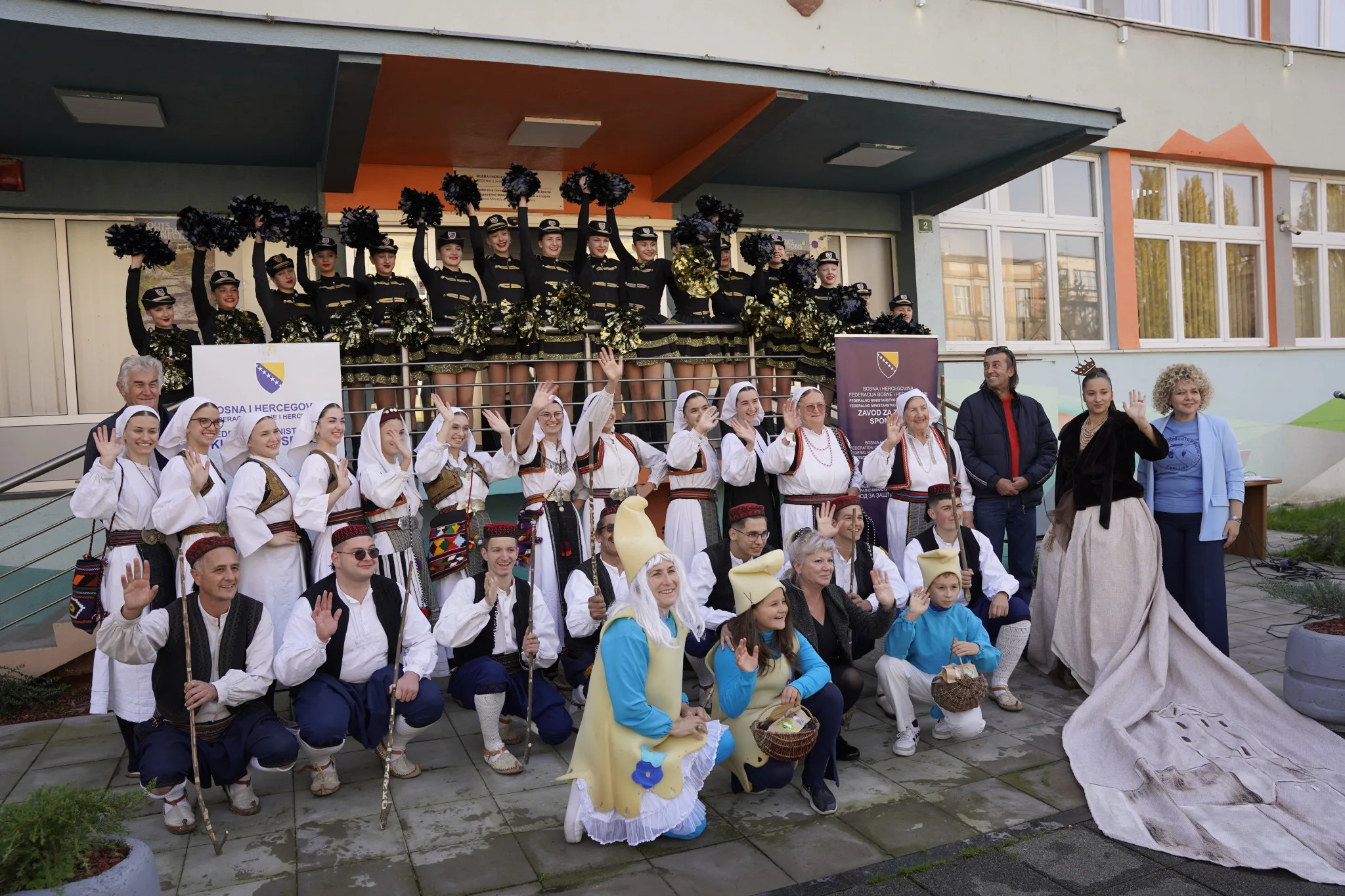 IMG-d763bb1d0fc76b74a32af237eafbab67-V