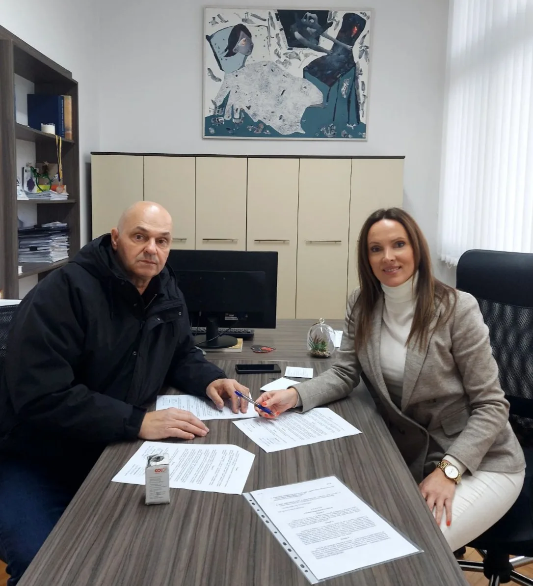 IMG-2017273ecb5cf7bf9e1651f5f4955563-V